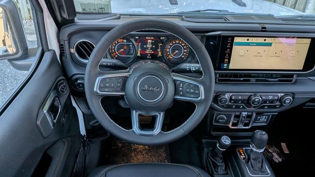 2025 Jeep Wrangler 4-Door Sahara - Photo 8