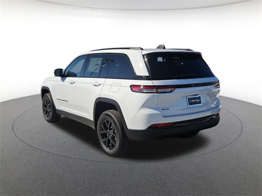 New 2025 Jeep Grand Cherokee Laredo Sport Utility