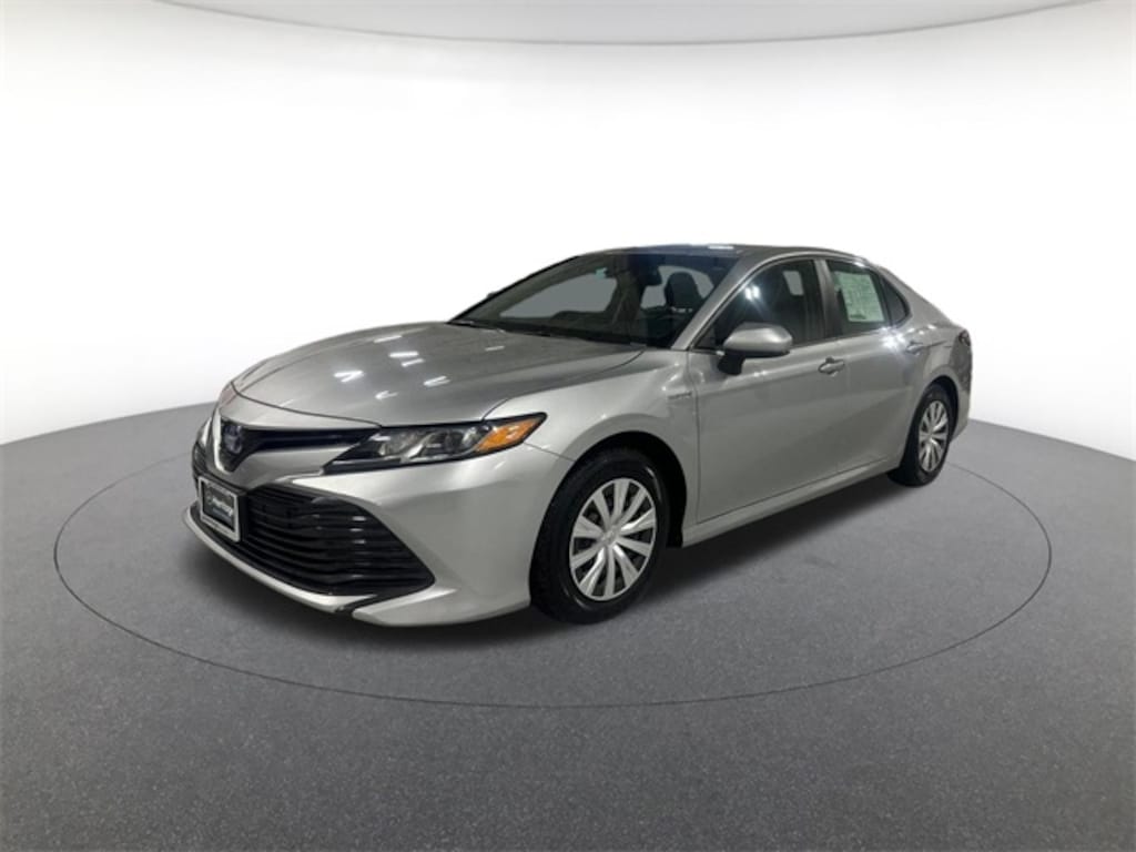 Used 2018 Toyota Camry Hybrid LE Sedan
