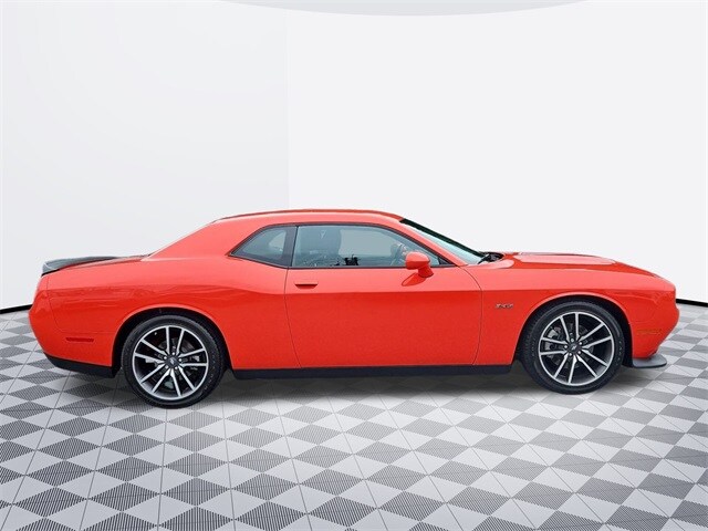 2023 Dodge Challenger R/T photo 4
