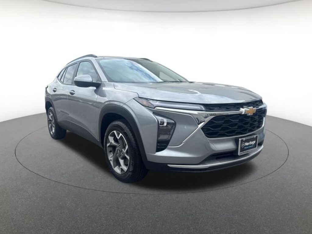 Used 2025 Chevrolet Trax LT SUV