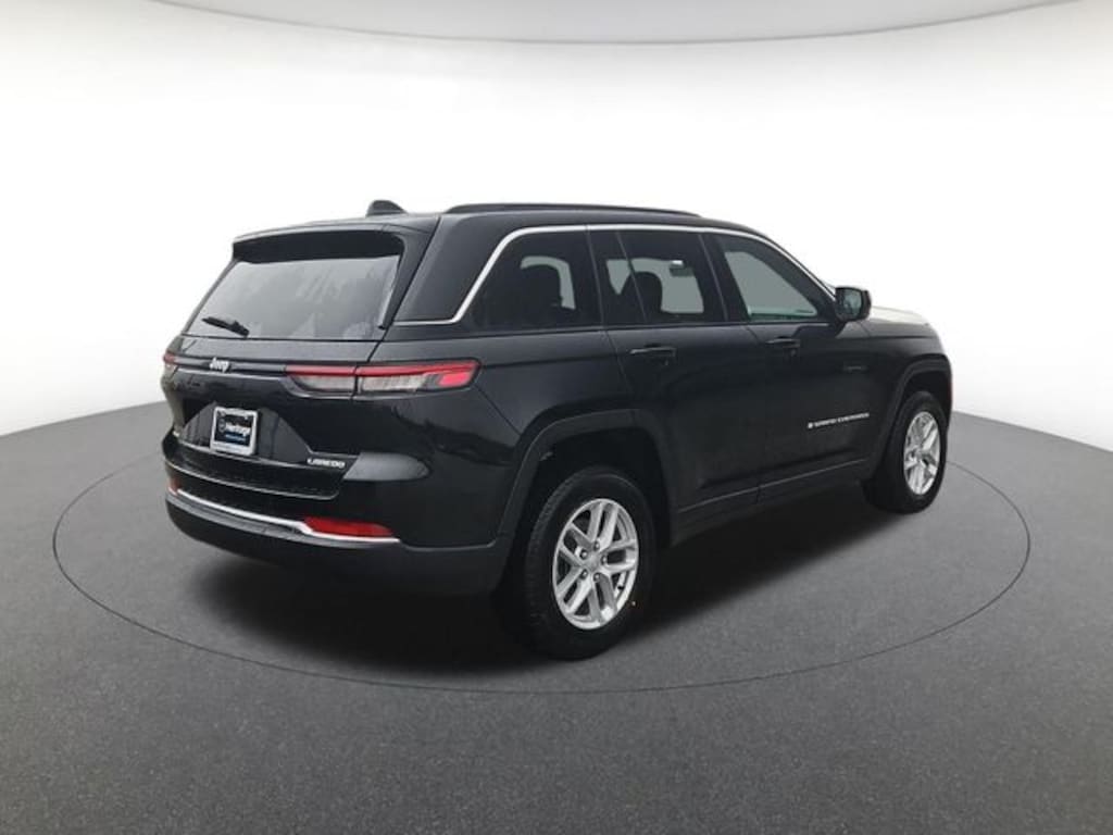 New 2026 Jeep Grand Cherokee Laredo Sport Utility