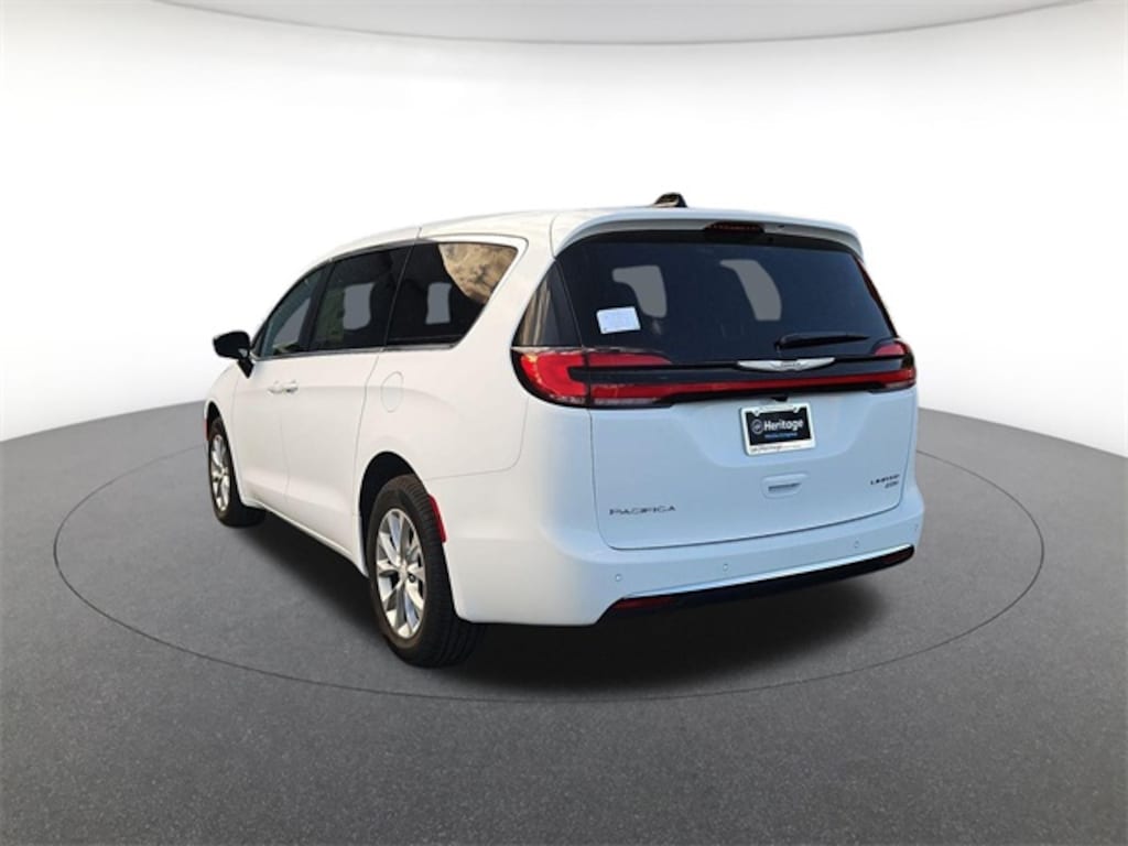 New 2026 Chrysler Pacifica Limited Passenger Van