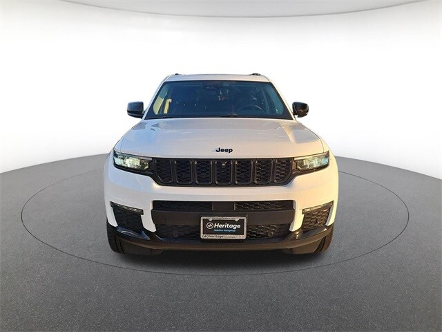2023 Jeep Grand Cherokee Limited photo 2