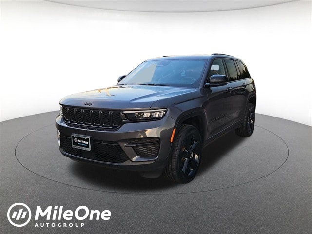 2022 Jeep Grand Cherokee Altitude's photo