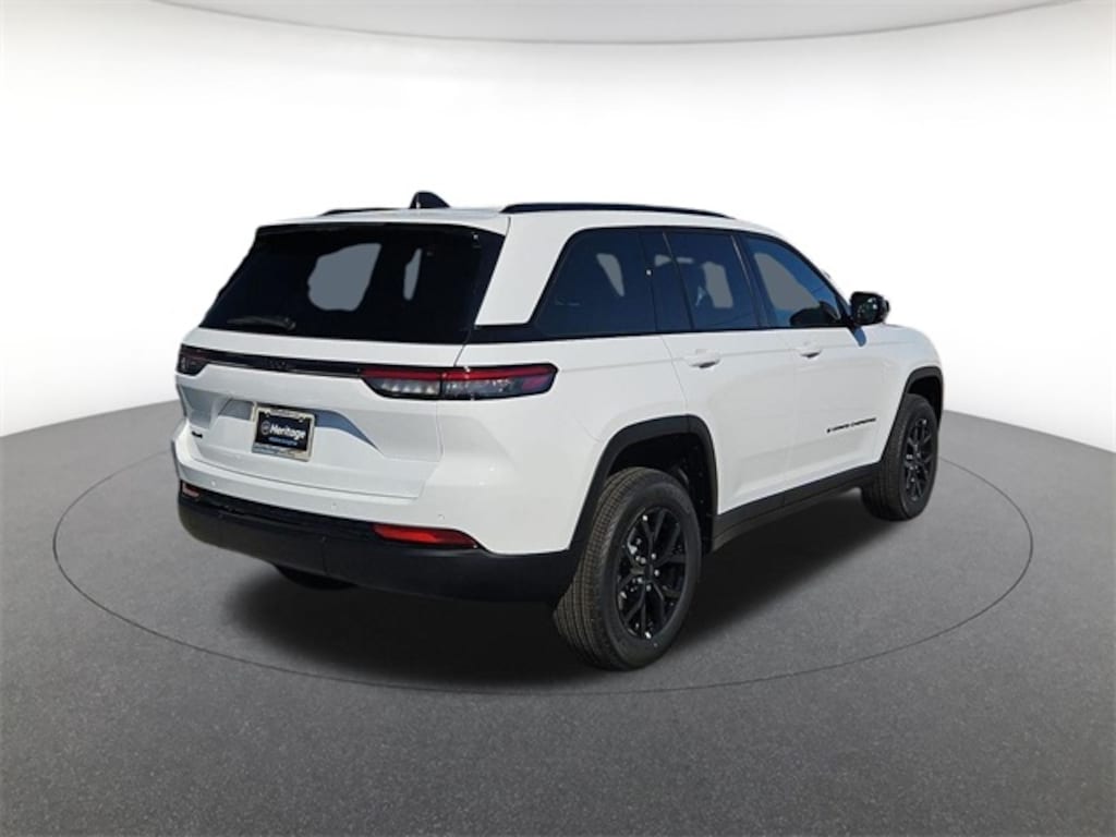 New 2025 Jeep Grand Cherokee Laredo Sport Utility