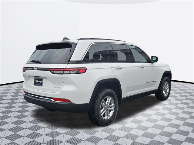 2025 Jeep Grand Cherokee Laredo photo 4