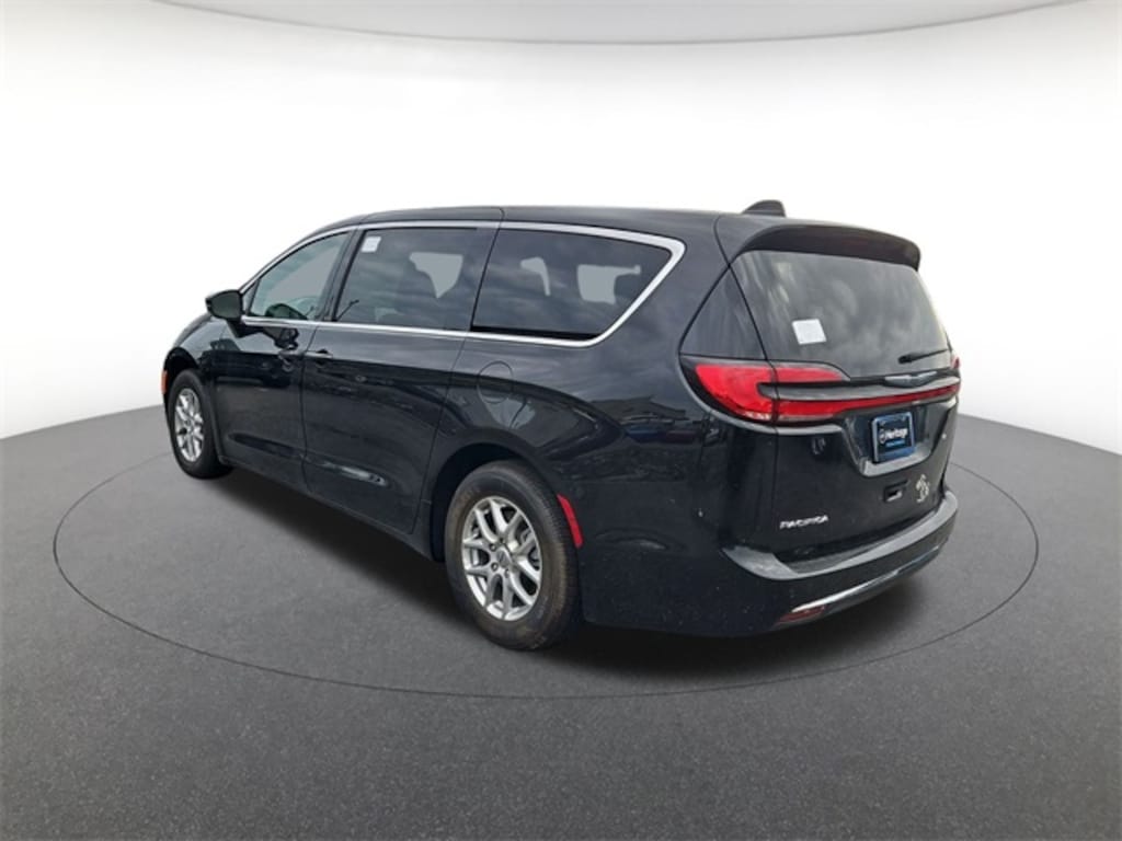 New 2025 Chrysler Pacifica Select Passenger Van