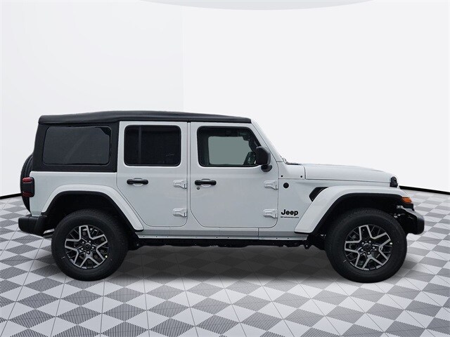 2025 Jeep Wrangler Sahara Sport photo 3