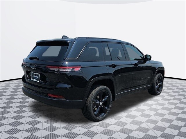 2025 Jeep Grand Cherokee Laredo Sport photo 4