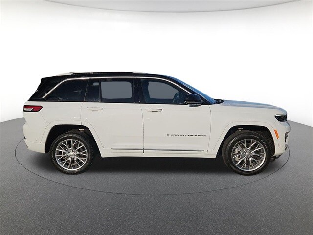 2023 Jeep Grand Cherokee Summit 4xe photo 4