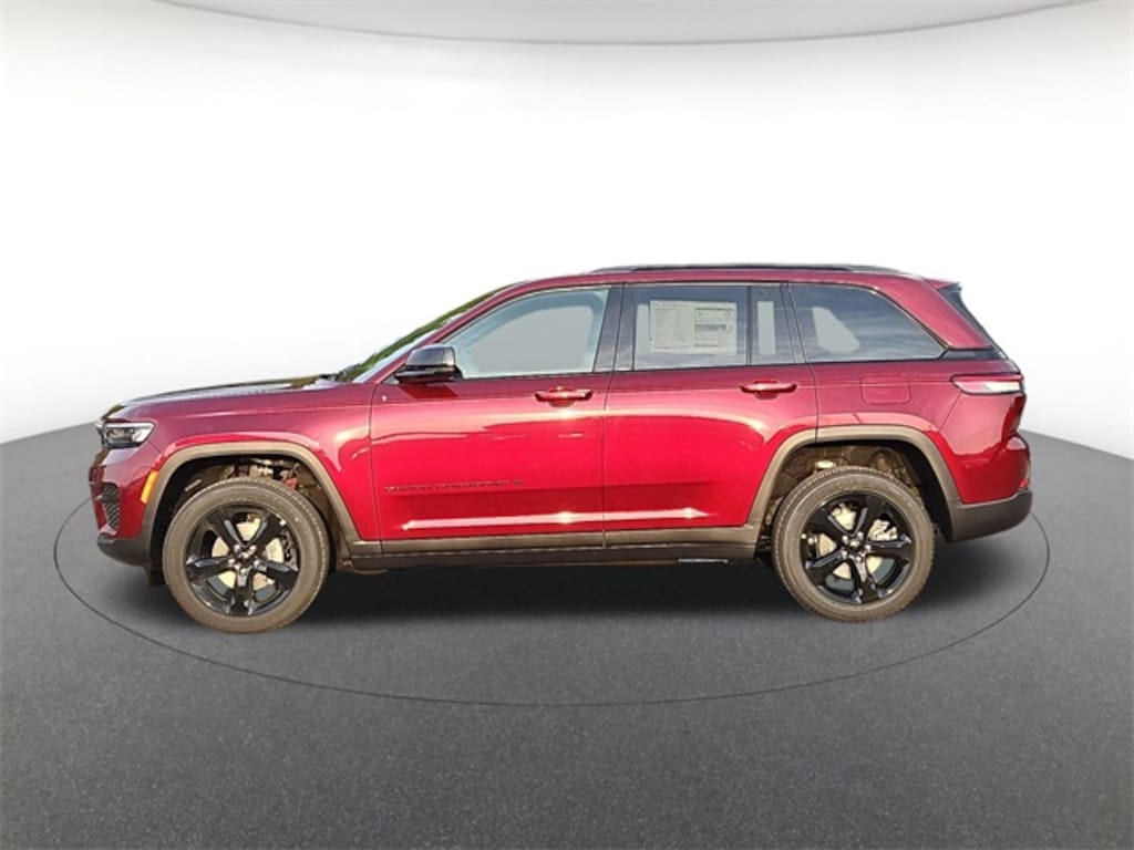 New 2025 Jeep Grand Cherokee Laredo Sport Utility