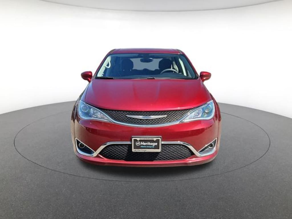 Used 2018 Chrysler Pacifica Touring Plus Minivan/Van