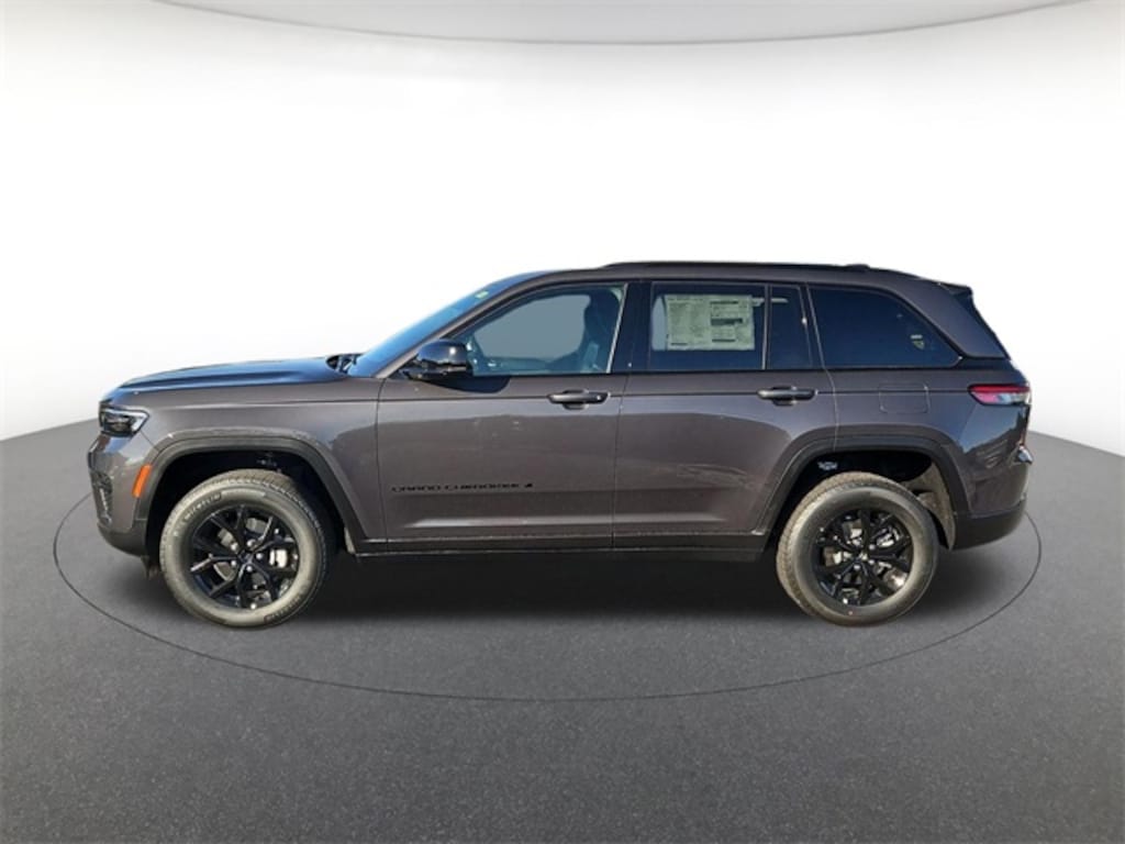 New 2025 Jeep Grand Cherokee Laredo Sport Utility