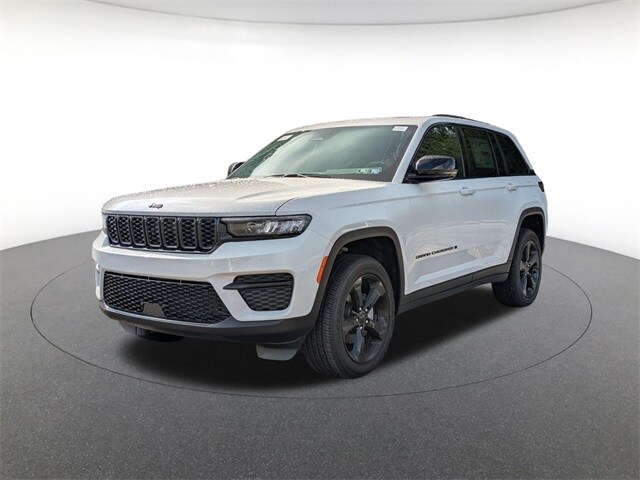 2025 Jeep Grand Cherokee Laredo Sport photo 3
