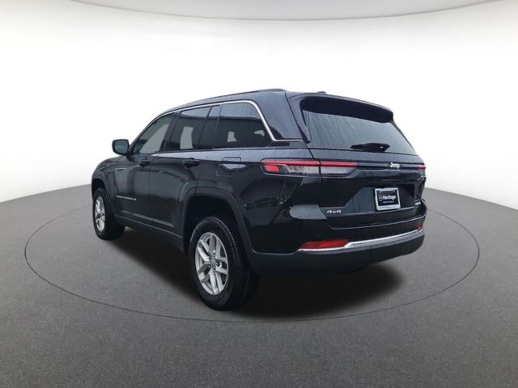 New 2026 Jeep Grand Cherokee Laredo Sport Utility