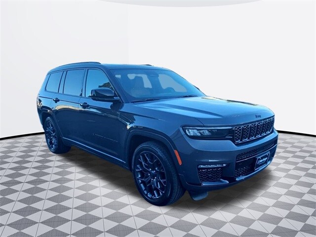 2024 Jeep Grand Cherokee L Summit Reserve photo 3