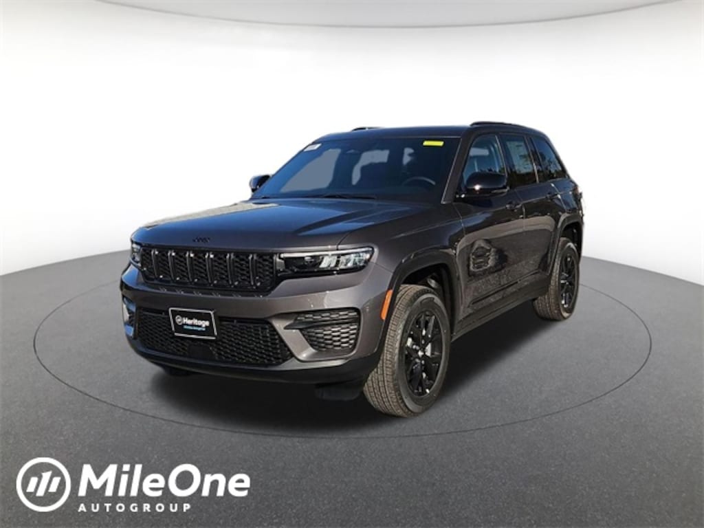 New 2025 Jeep Grand Cherokee Laredo Sport Utility