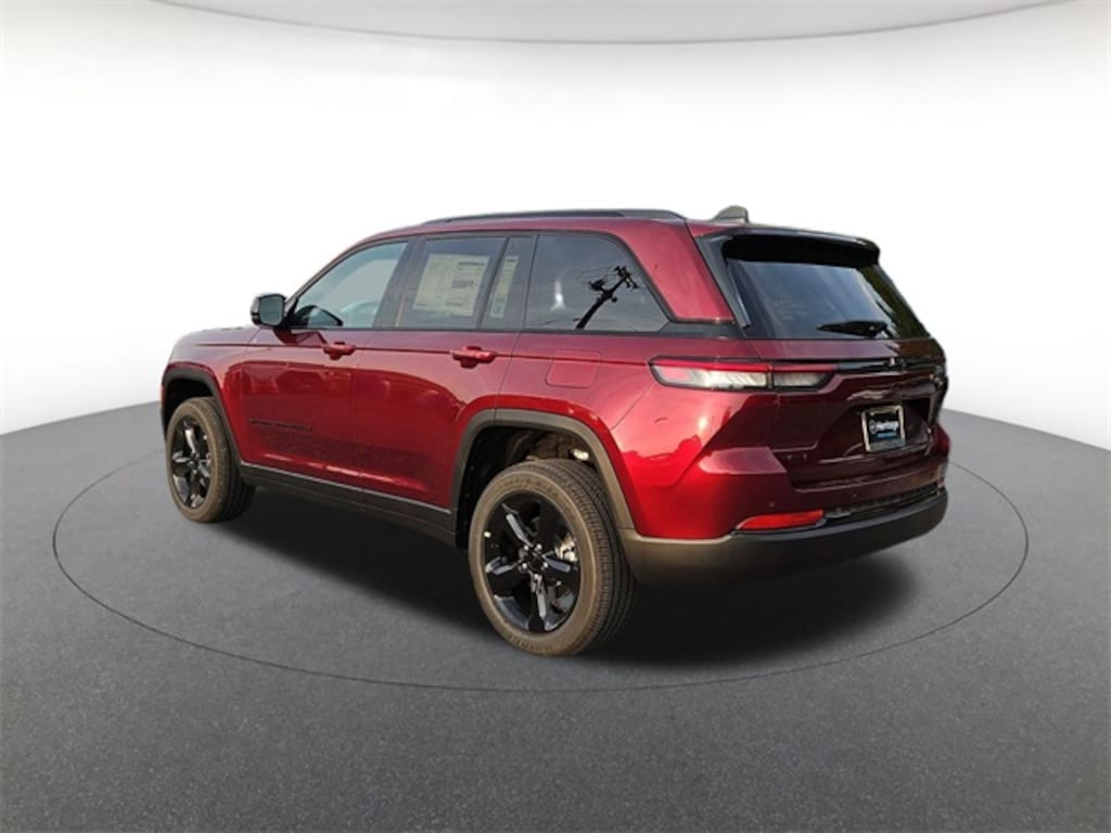 New 2025 Jeep Grand Cherokee Laredo Sport Utility