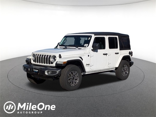 2025 Jeep Wrangler 4-Door Sahara's photo