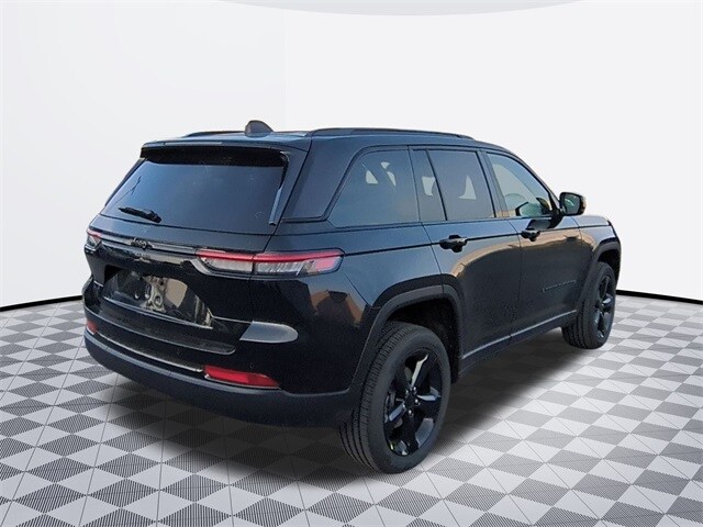 2025 Jeep Grand Cherokee Laredo Sport photo 4