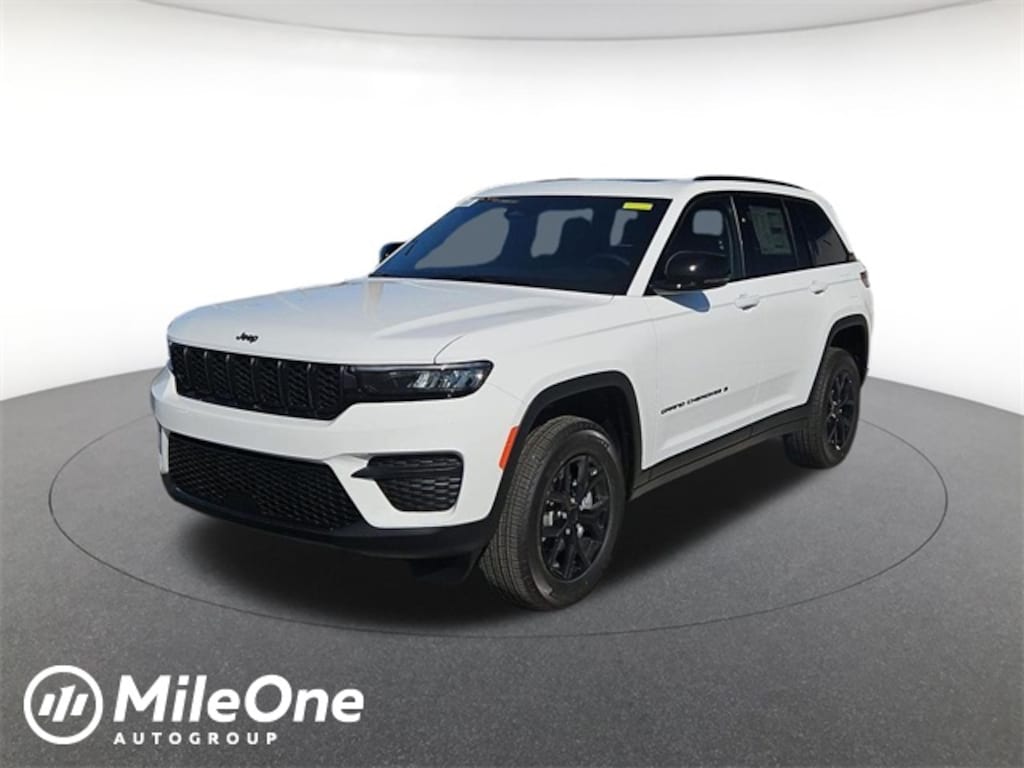 New 2025 Jeep Grand Cherokee Laredo Sport Utility