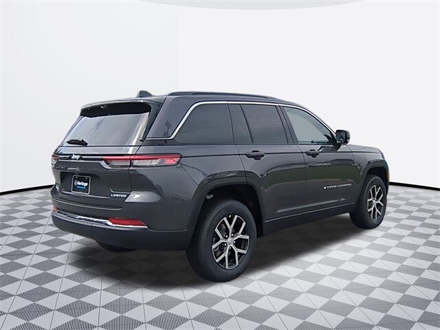 2025 Jeep Grand Cherokee Limited photo 3