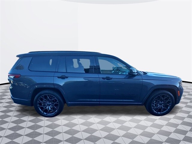 2024 Jeep Grand Cherokee L Summit Reserve photo 4