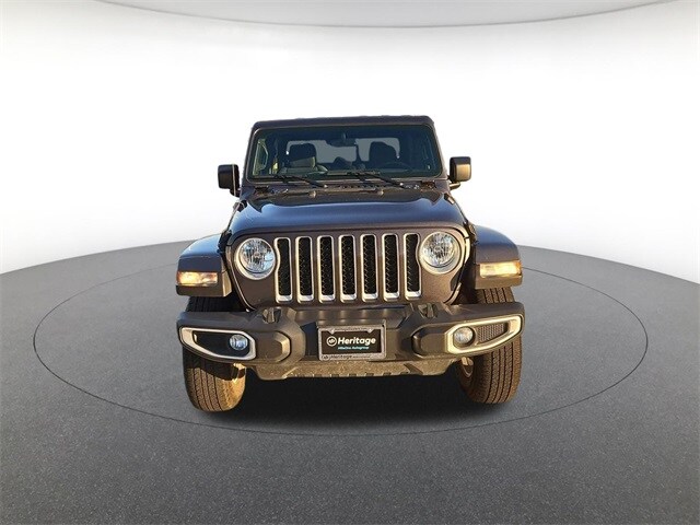 2023 Jeep Gladiator Overland photo 2