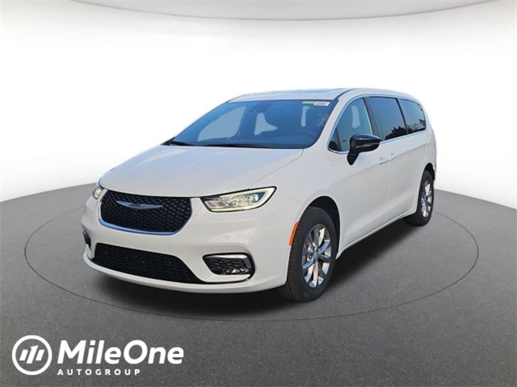 New 2026 Chrysler Pacifica Limited Passenger Van