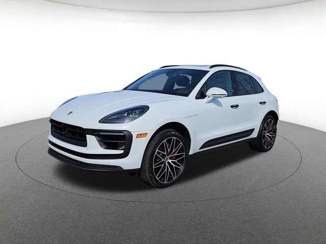 2024 Porsche Macan S's photo
