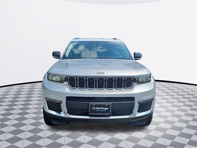 2022 Jeep Grand Cherokee Limited photo 2