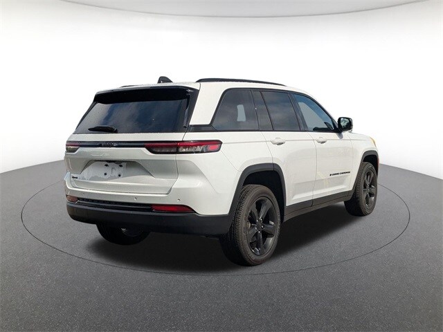 2025 Jeep Grand Cherokee Laredo Sport photo 4