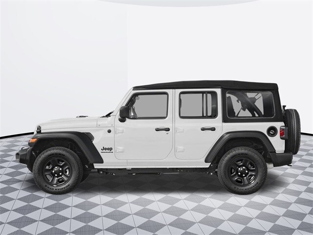 2025 Jeep Wrangler Sahara photo 3