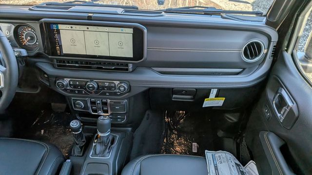 2025 Jeep Wrangler 4-Door Sahara - Photo 9
