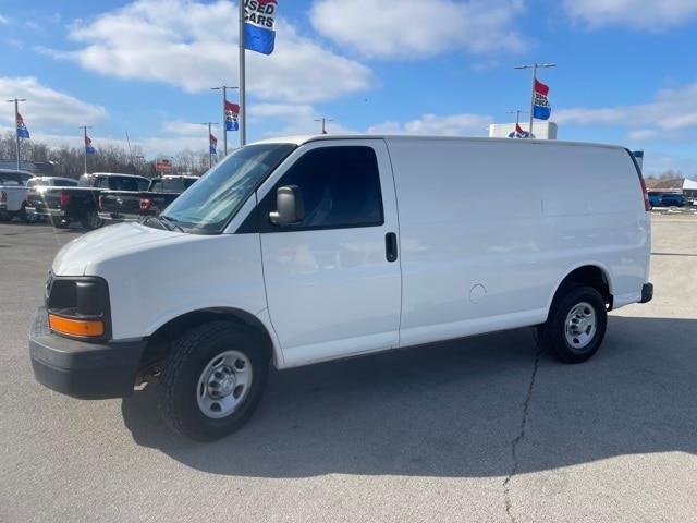 2011 Chevrolet Express 2500 Work Cargo Van photo 4