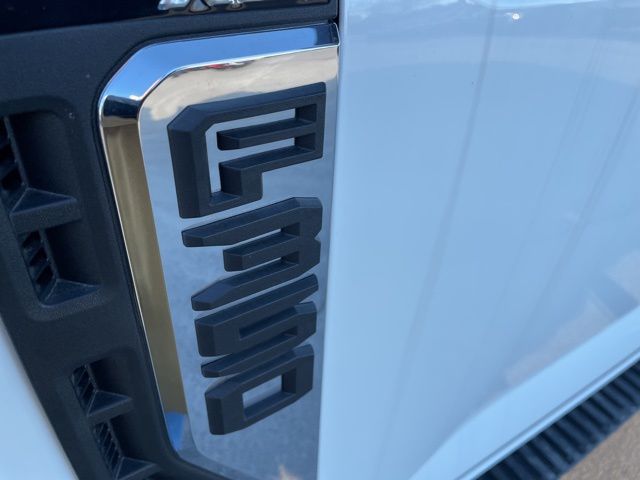 2025 Ford F-350 Super Duty Chassis Cab XL - Photo 6