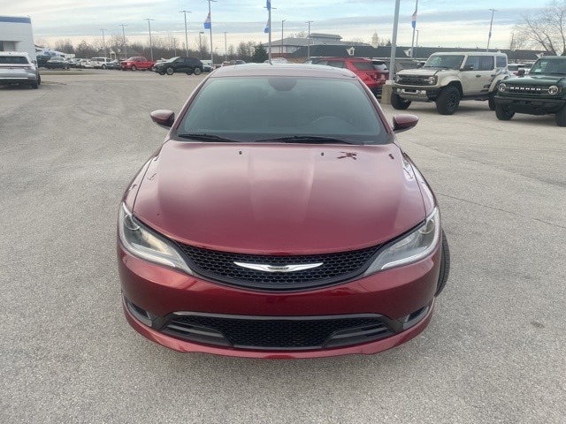 2015 Chrysler 200 S photo 2
