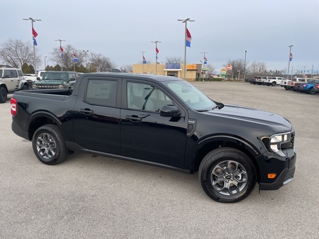 2025 Ford Maverick XLT photo 2