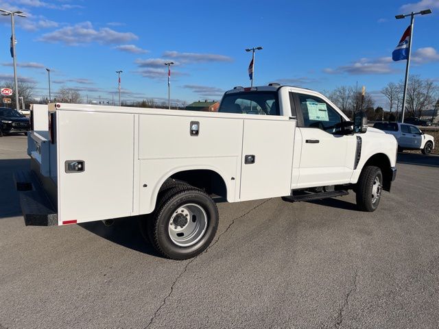 2025 Ford F-350 Super Duty Chassis Cab XL - Photo 16