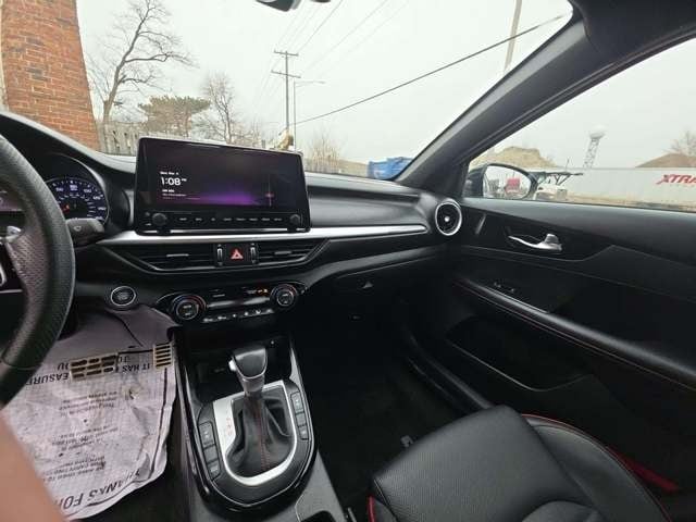 2023 Kia Forte GT photo 3