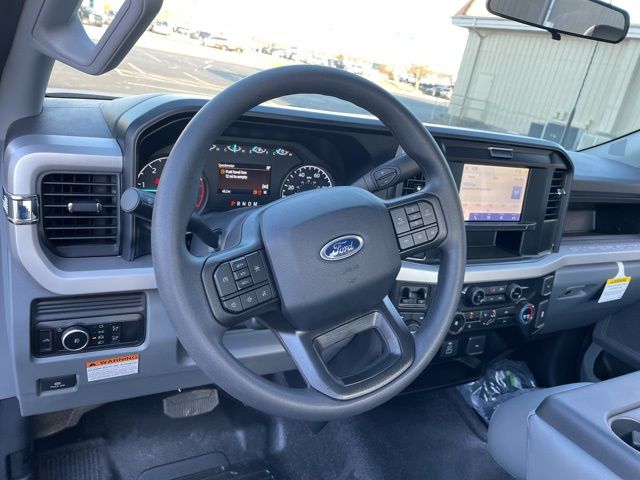 2025 Ford F-350 Super Duty Chassis Cab XL - Photo 28