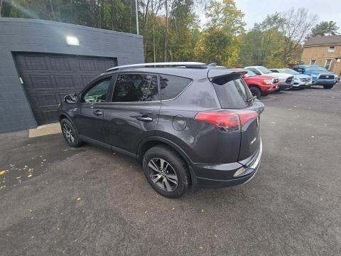 Used 2018 Toyota RAV4 XLE with VIN JTMRFREV3JJ739003 for sale in Corydon, IN