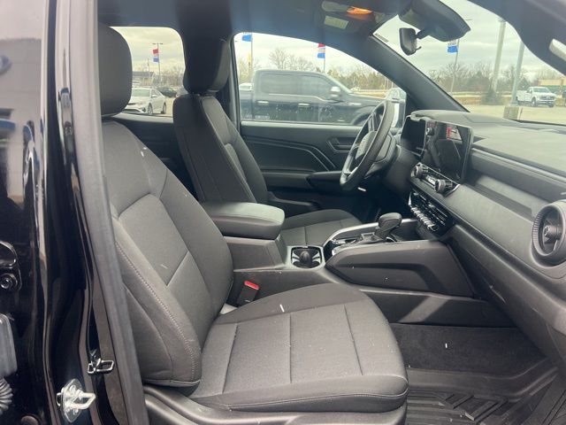 2024 Chevrolet Colorado Work Truck photo 2