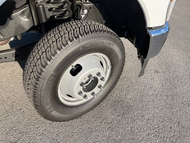 2025 Ford F-350 Super Duty Chassis Cab XL - Photo 21