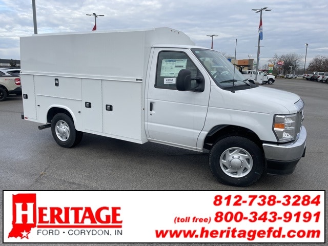 2025 Ford E-350 Cutaway Truck 