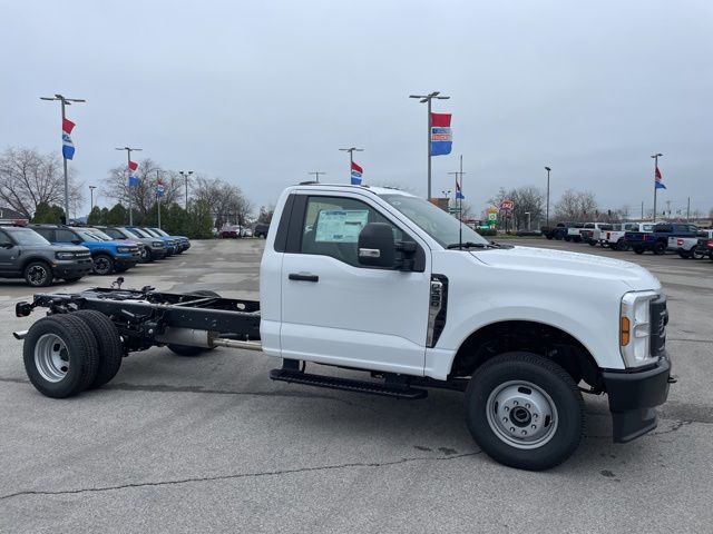 2026 Ford F-350 XL photo 2