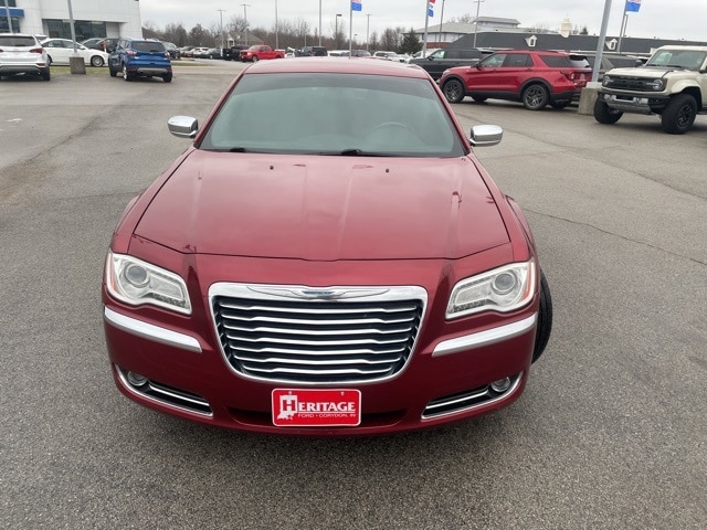 2014 Chrysler 300C photo 3