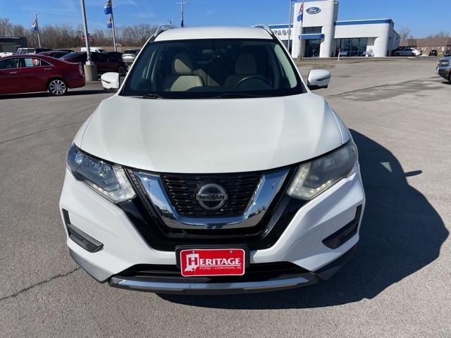 2018 Nissan Rogue SV photo 4