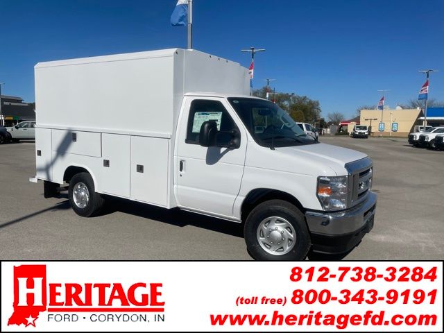 2025 Ford E-350 Cutaway Truck 